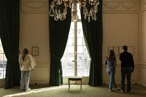 museo yves saint laurent paris|yves st laurent private tour.